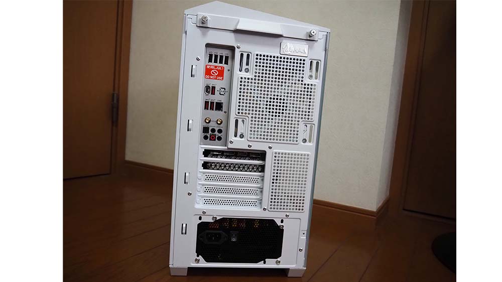 ゲーミングPC：背面